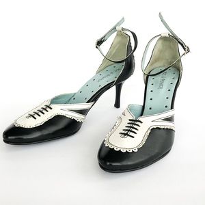 🔥 HOST PICK! D'Orsay-Inspired Ankle Strap Pump 🔥